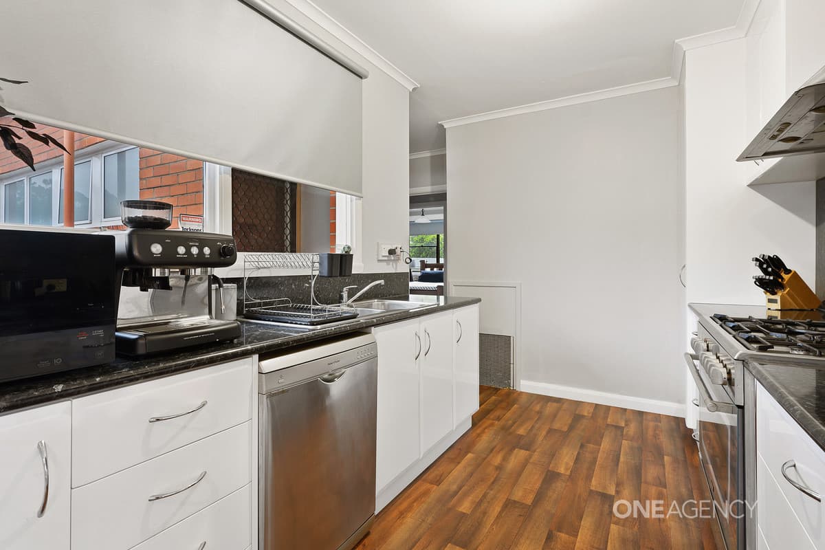 10 Roslyn Avenue, Romaine, Romaine - Thumbnail 3