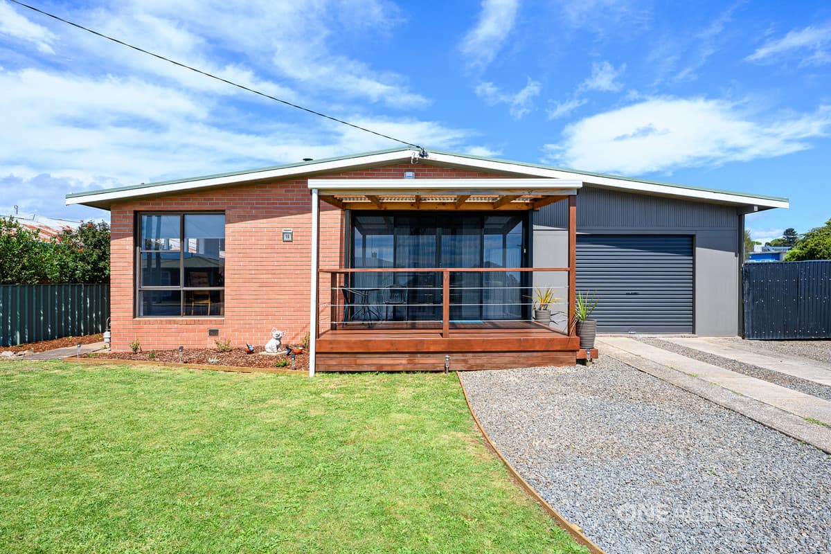 10 Roslyn Avenue, Romaine, Romaine - Image 1