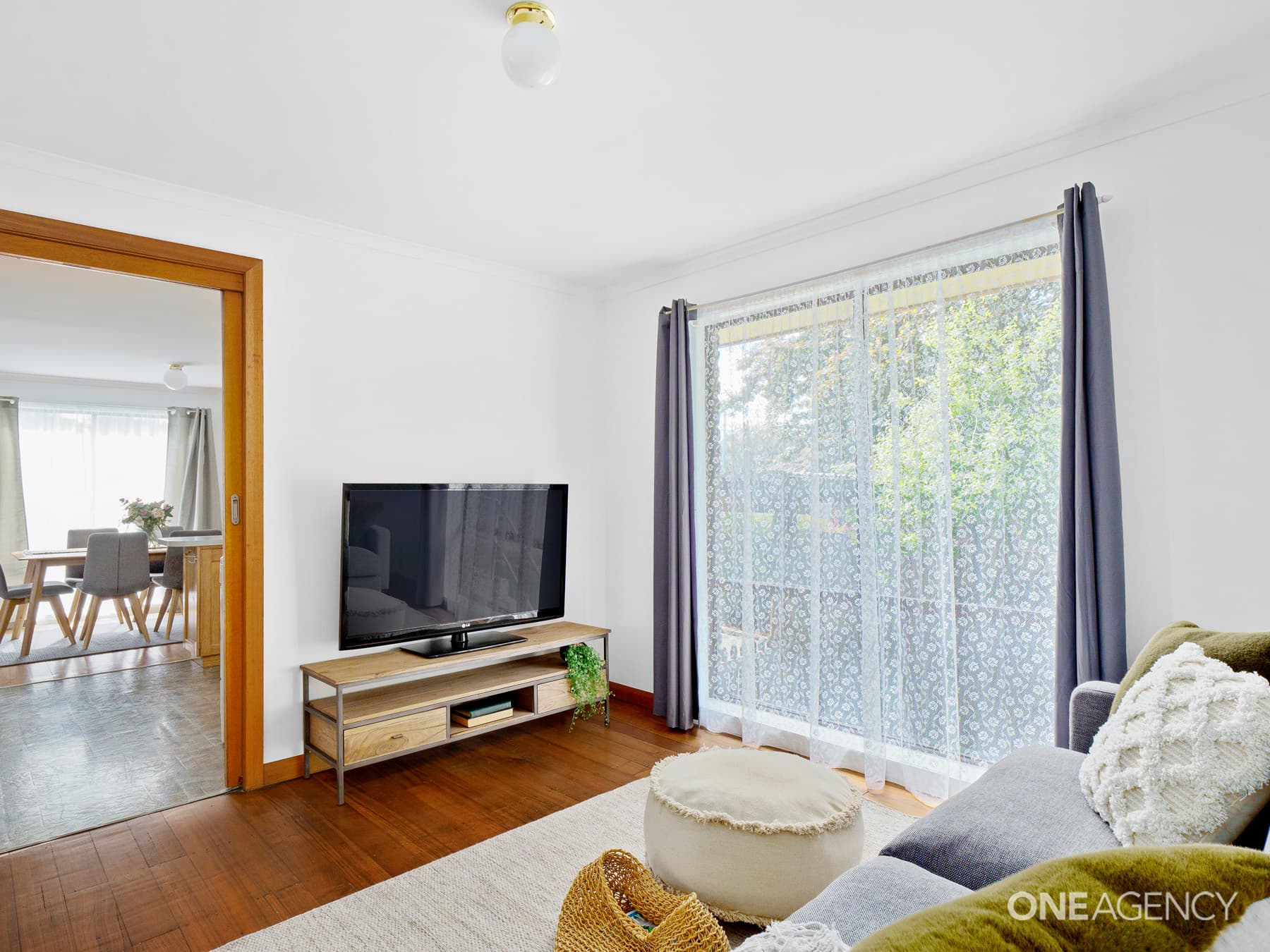 1 Mount Stuart Drive, Newnham, Newnham - Thumbnail 4