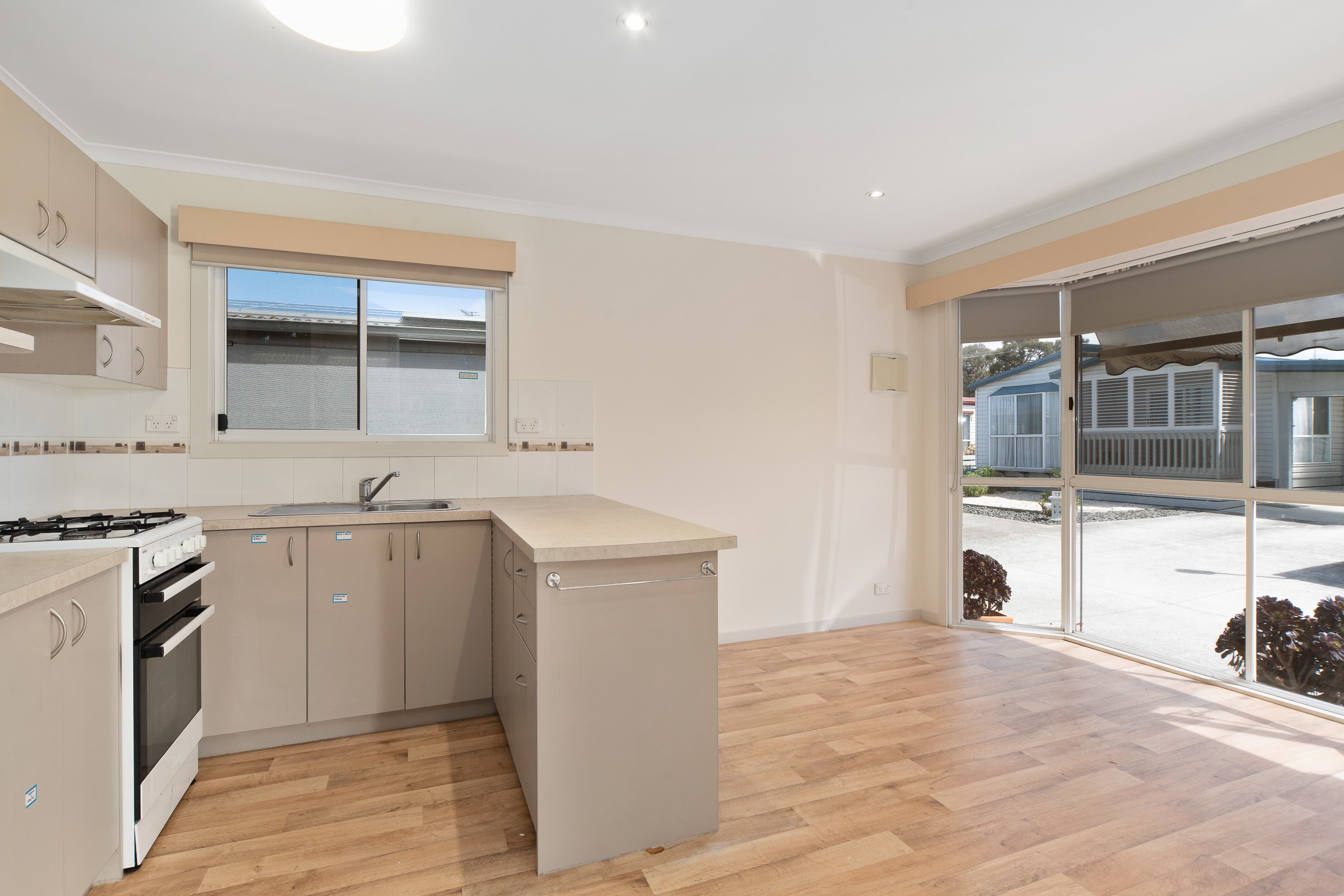9 Pier Court, Hastings, Hastings - Thumbnail 4