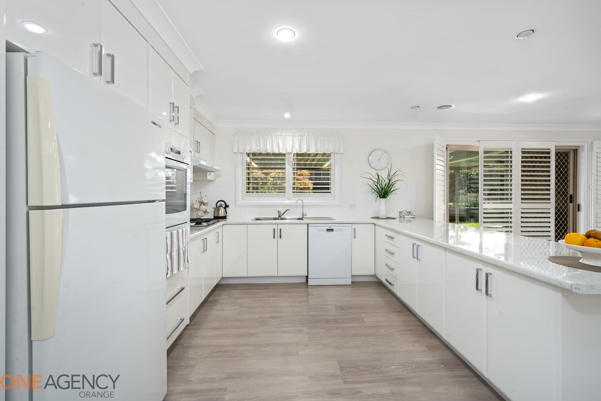 8 Magnolia Way, Orange, Orange - Thumbnail 2