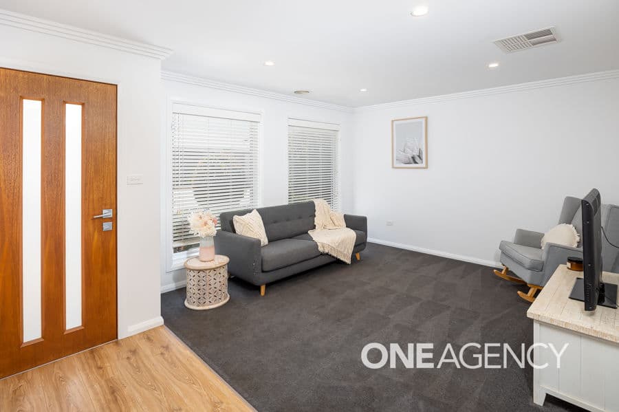 4/12 BEETSON Street, Boorooma, Boorooma - Thumbnail 2