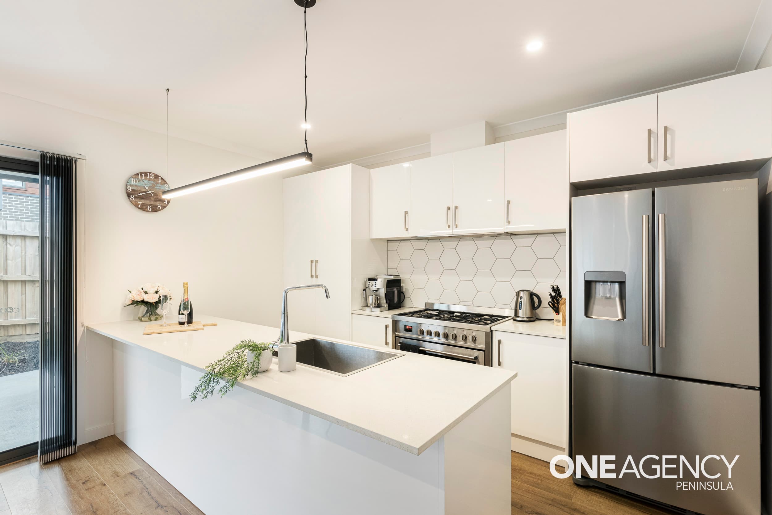 5 Overlea Avenue, Rosebud, Rosebud - Thumbnail 2
