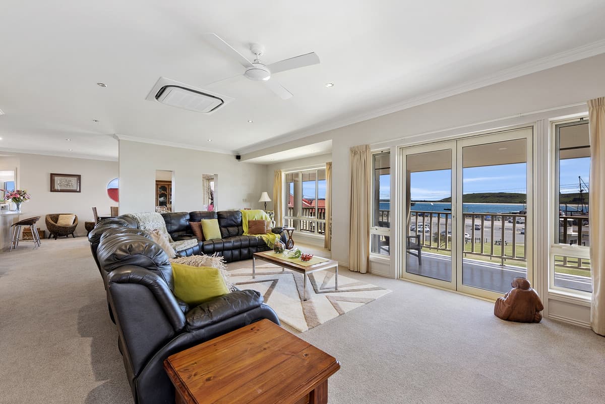 8 Alexander Terrace, Stanley, Stanley - Thumbnail 4
