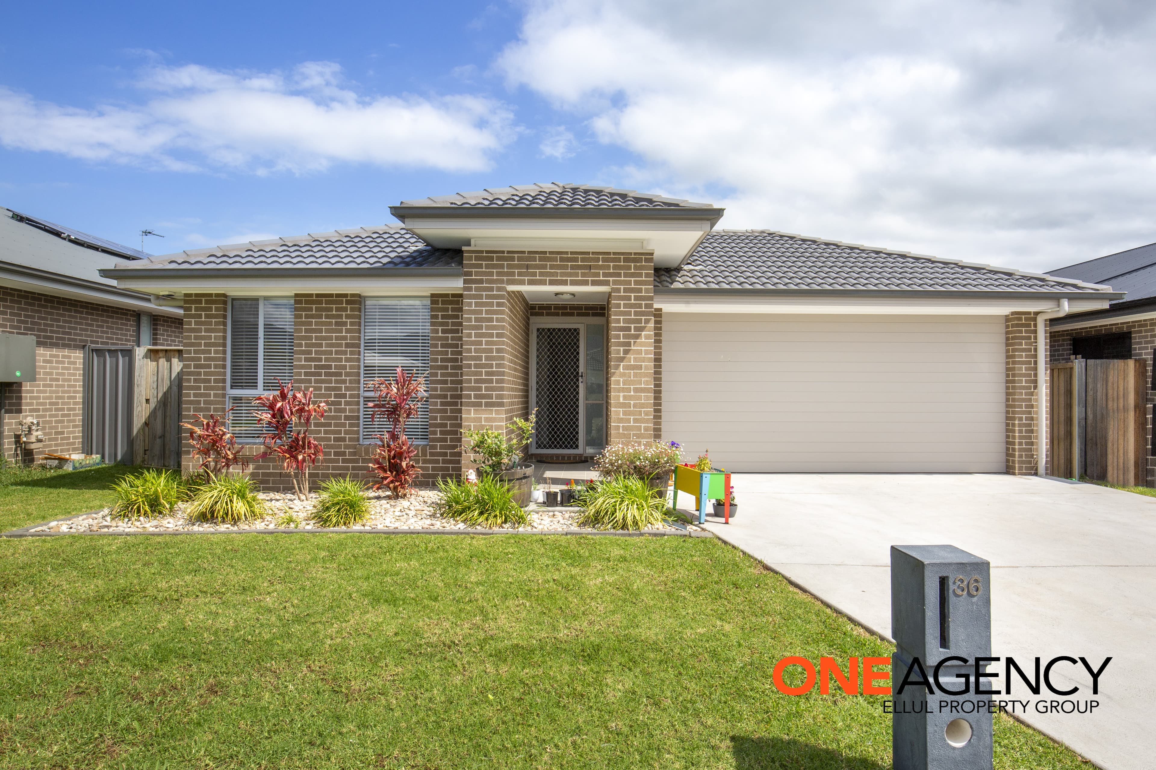 36 Alkira Circuit, Horsley, Horsley - Image 1