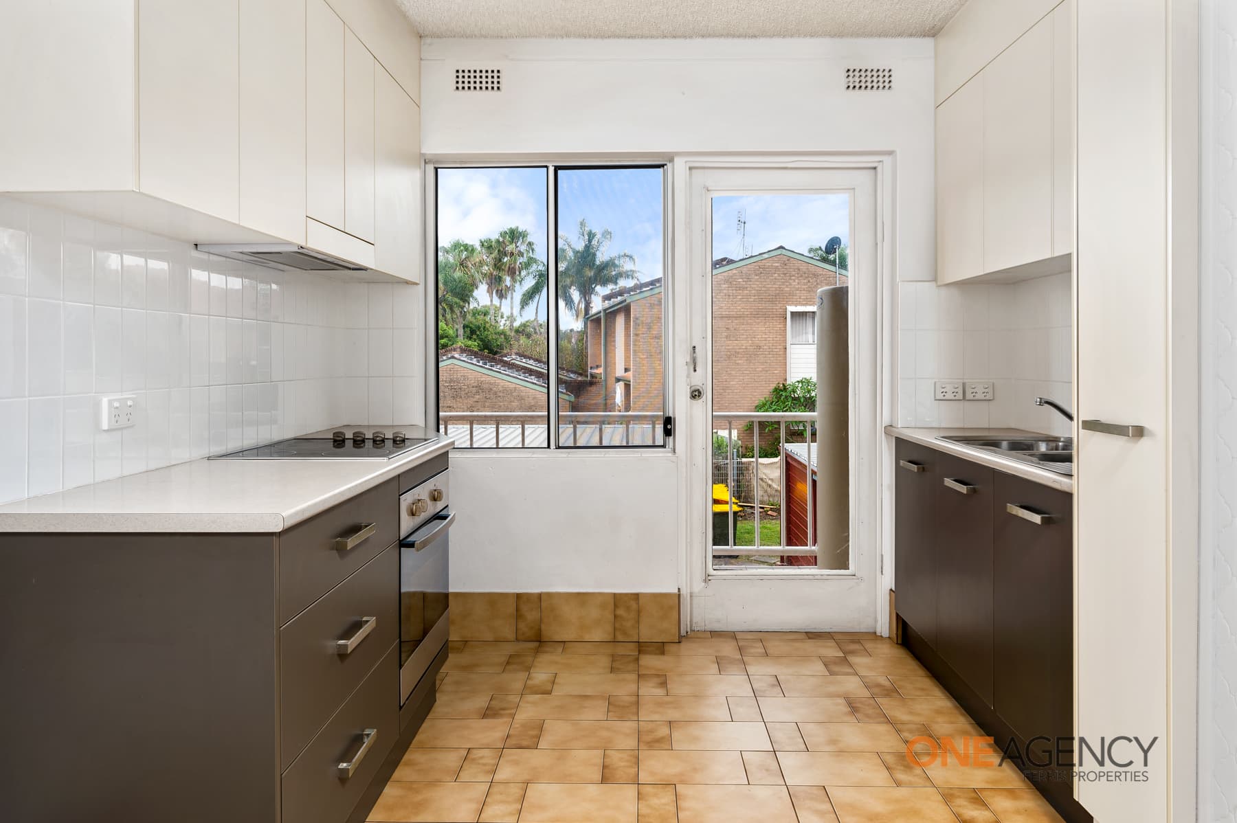 5/80 Parkway Avenue, Cooks Hill, Cooks Hill - Thumbnail 3