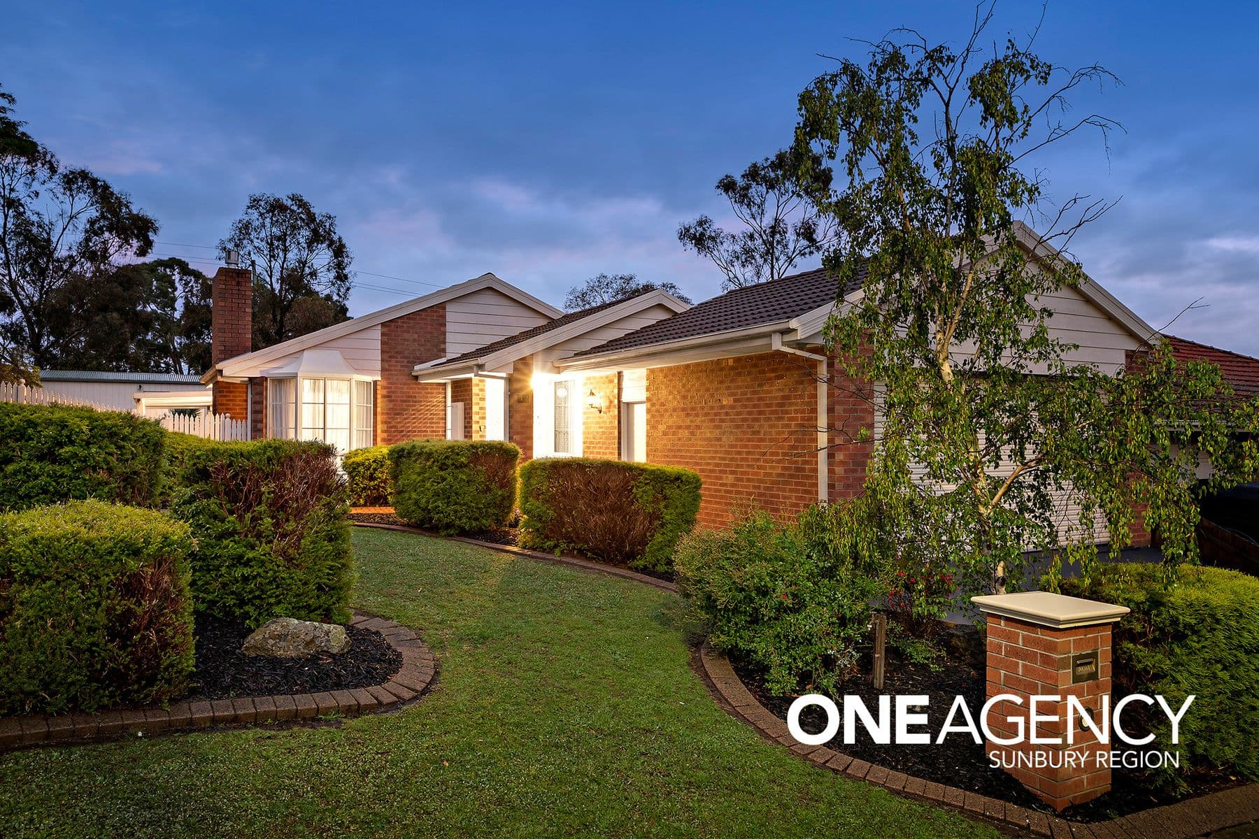 12 Heatherbrae Crescent, Sunbury, Sunbury - Thumbnail 2