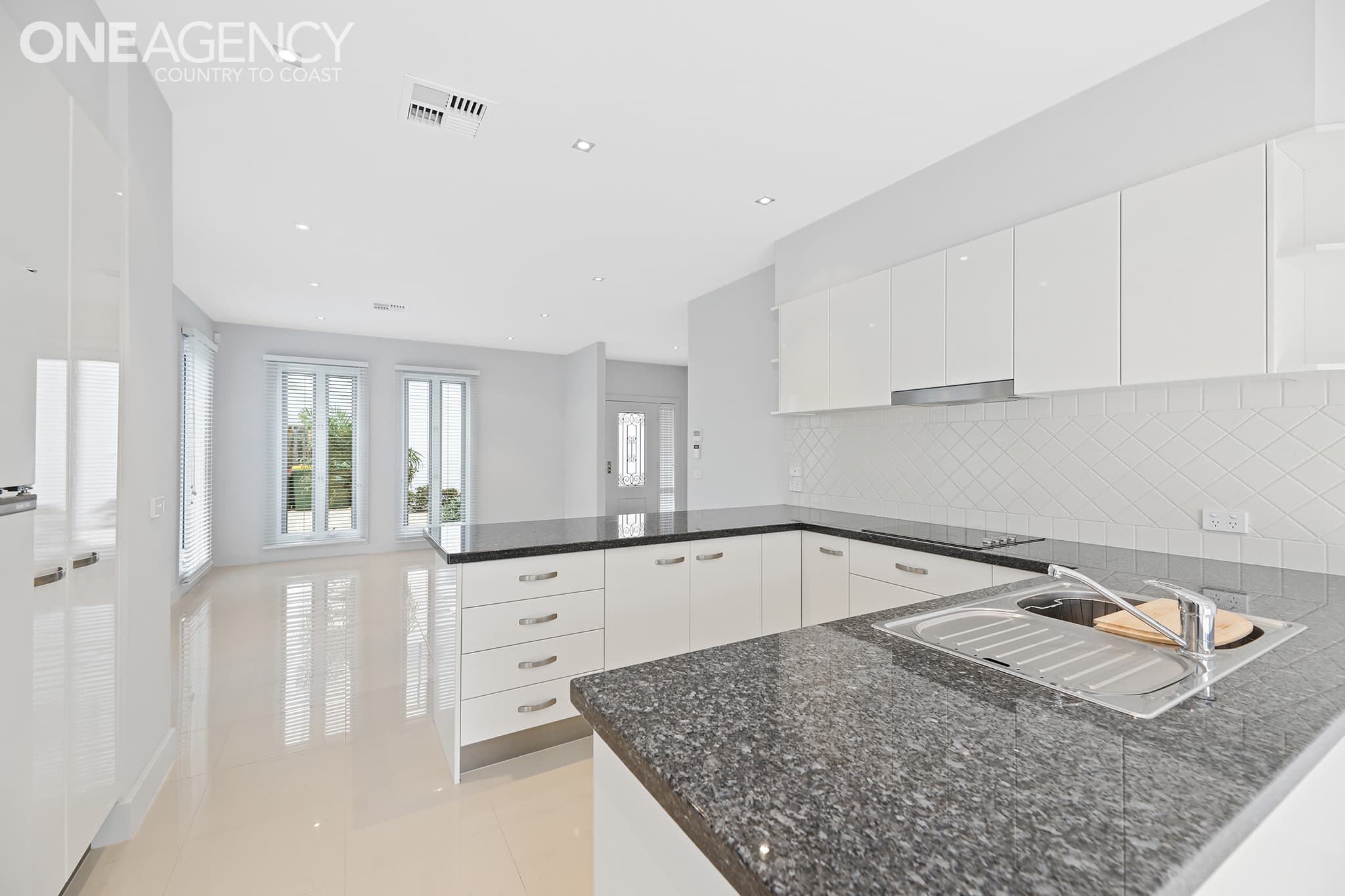 4/8 Vaughan Street, Cowes, Cowes - Thumbnail 2