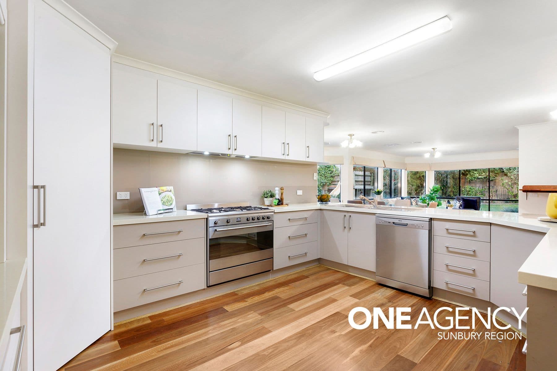 7 Ochre Place, Sunbury, Sunbury - Thumbnail 4