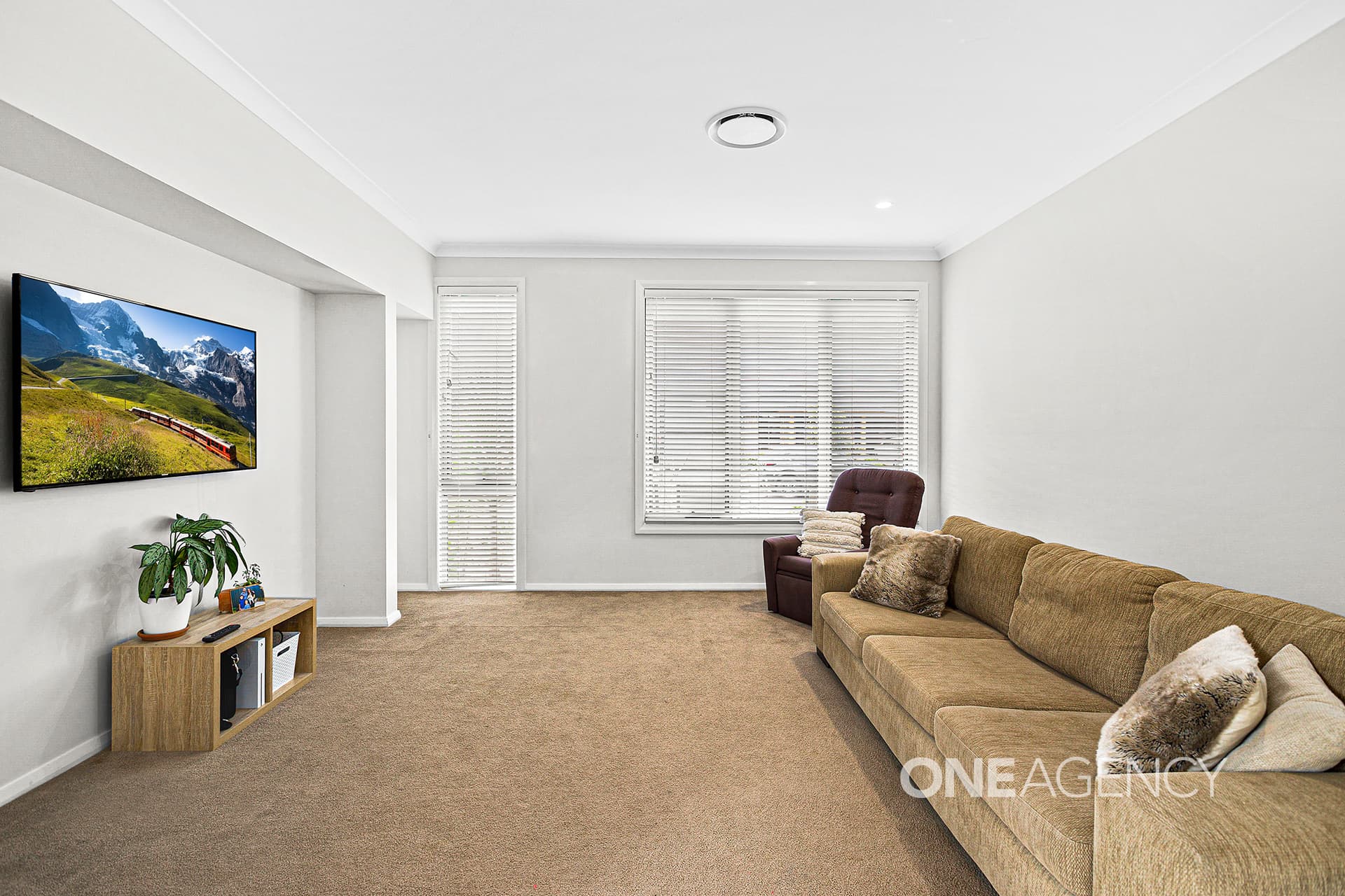18 Honeybee Crescent, Calderwood, Calderwood - Thumbnail 5