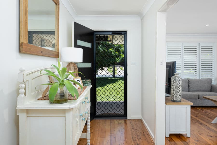 16 FAIRBAIRN Crescent, Kooringal, Kooringal - Thumbnail 2