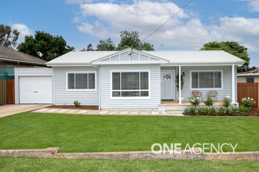 385 LAKE ALBERT Road, Kooringal, Kooringal - Image 1