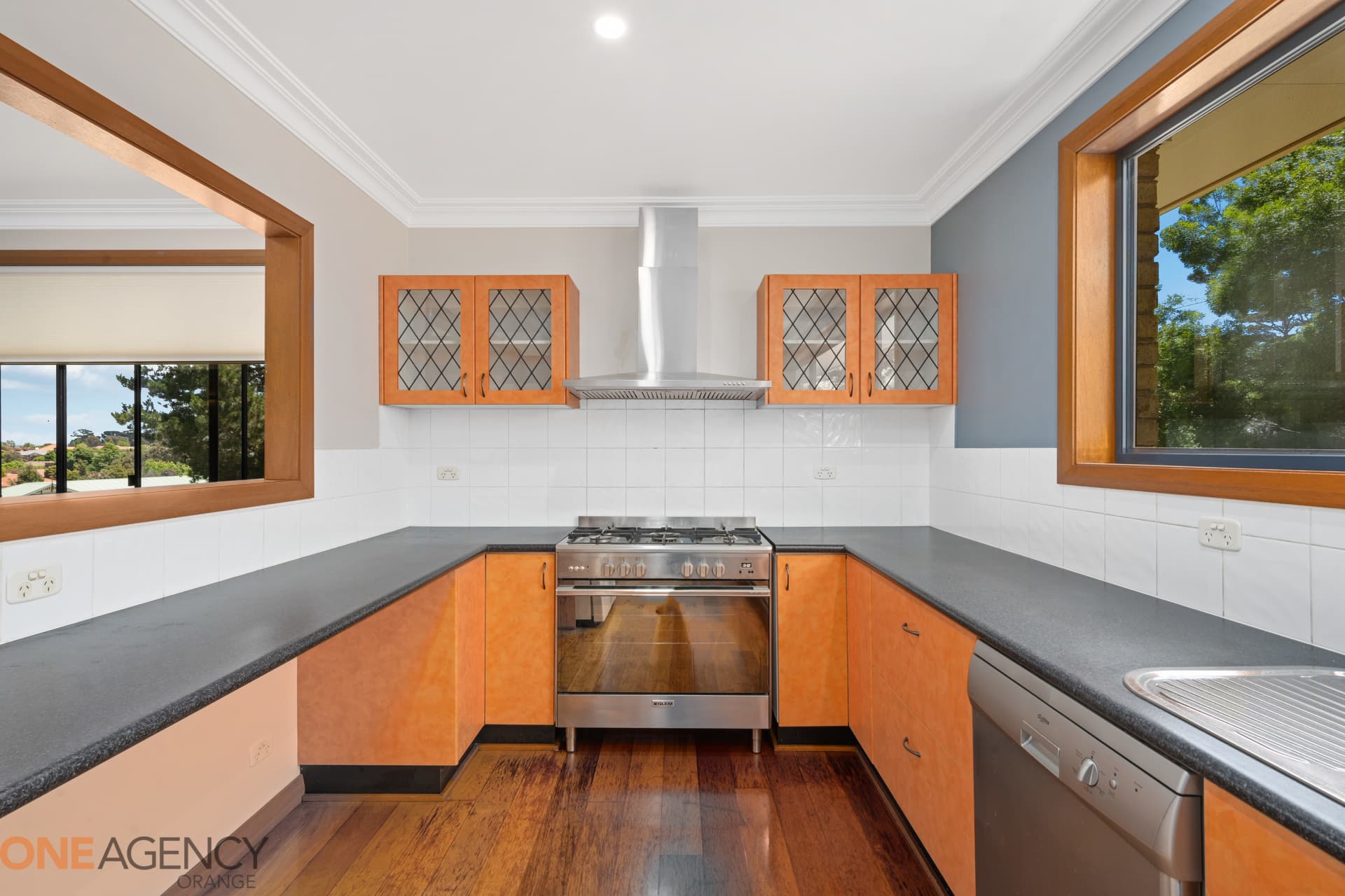 2 Bilton Place, Orange, Orange - Thumbnail 3