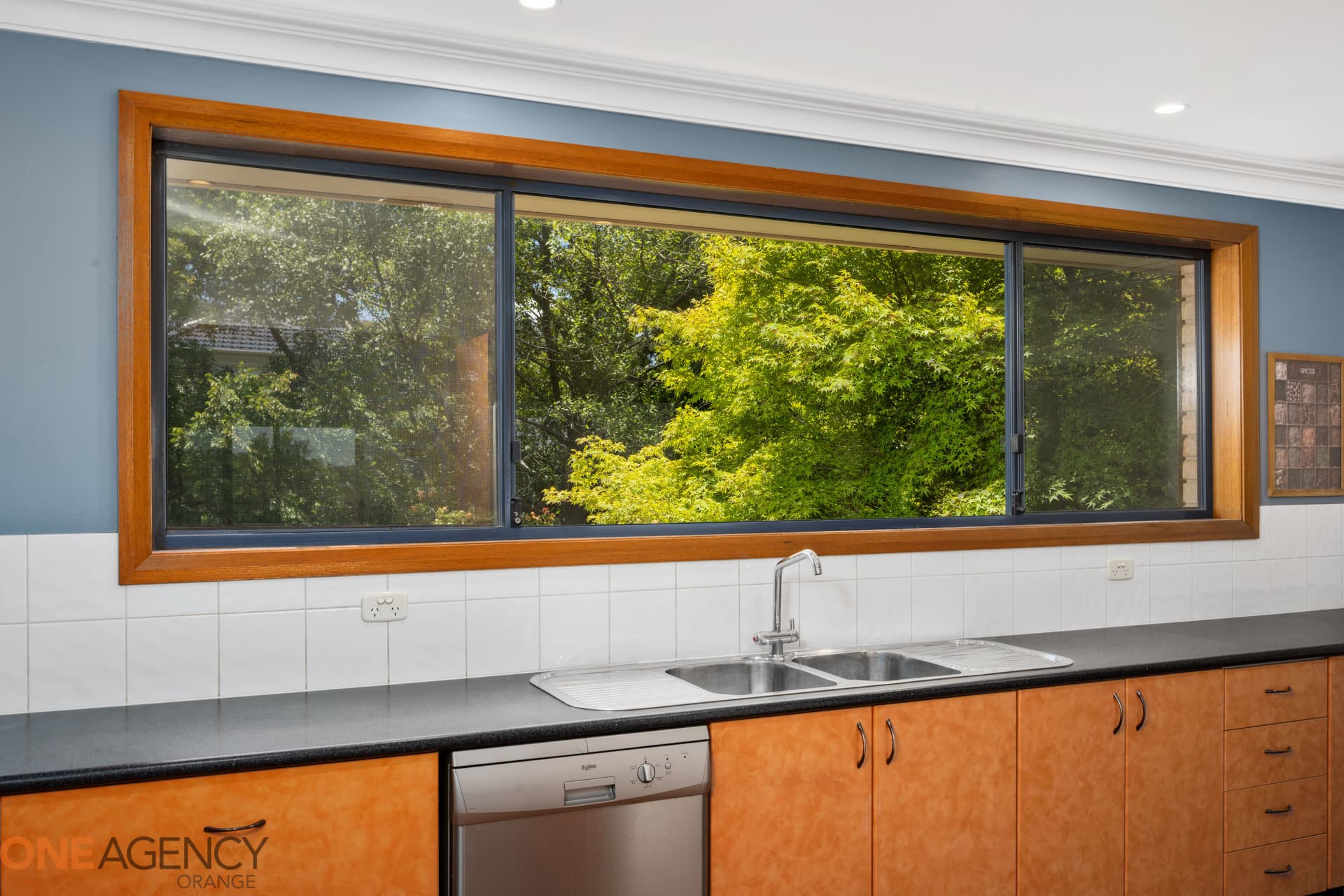 2 Bilton Place, Orange, Orange - Thumbnail 4
