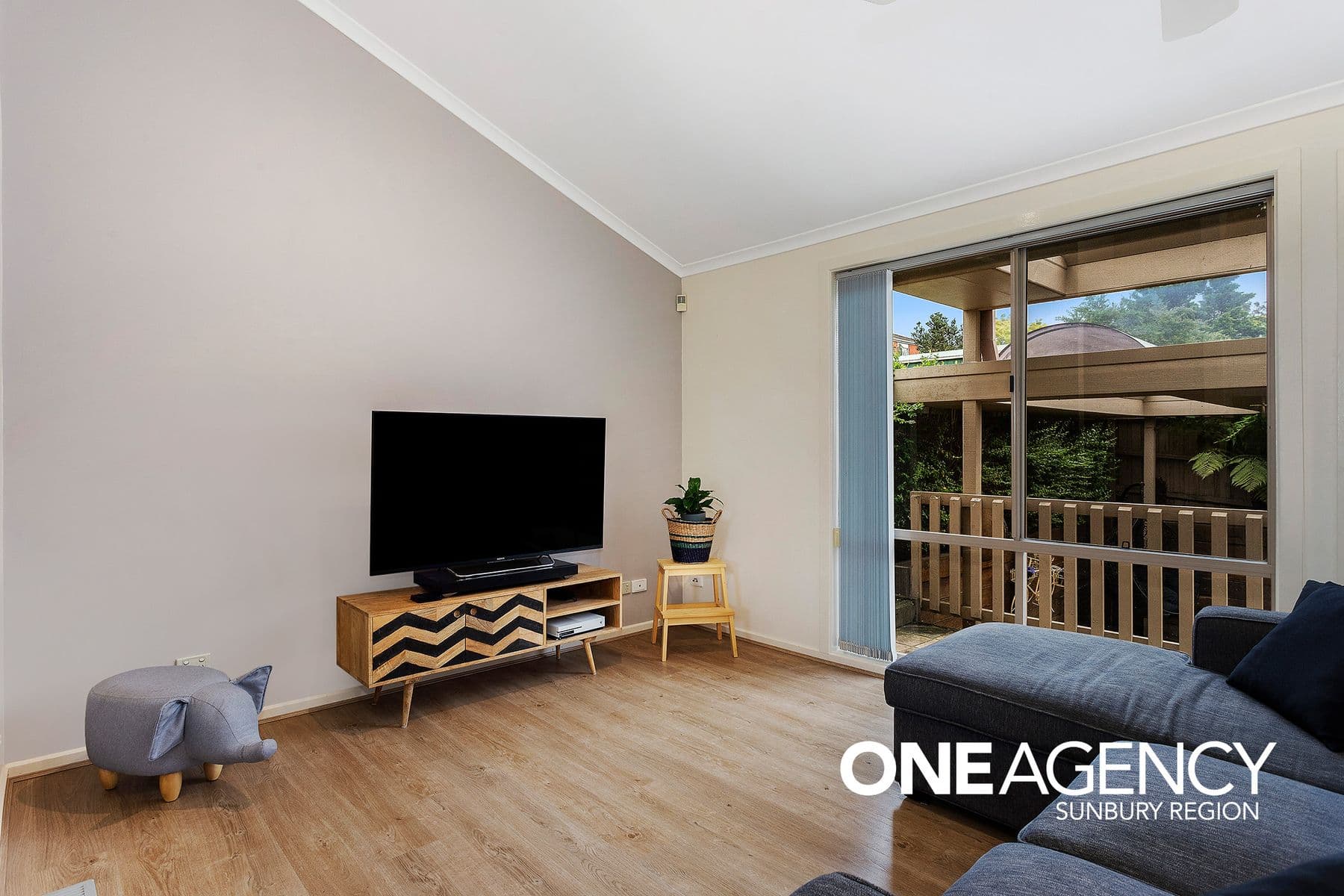 78 Fullbrook Drive, Sunbury, Sunbury - Thumbnail 6