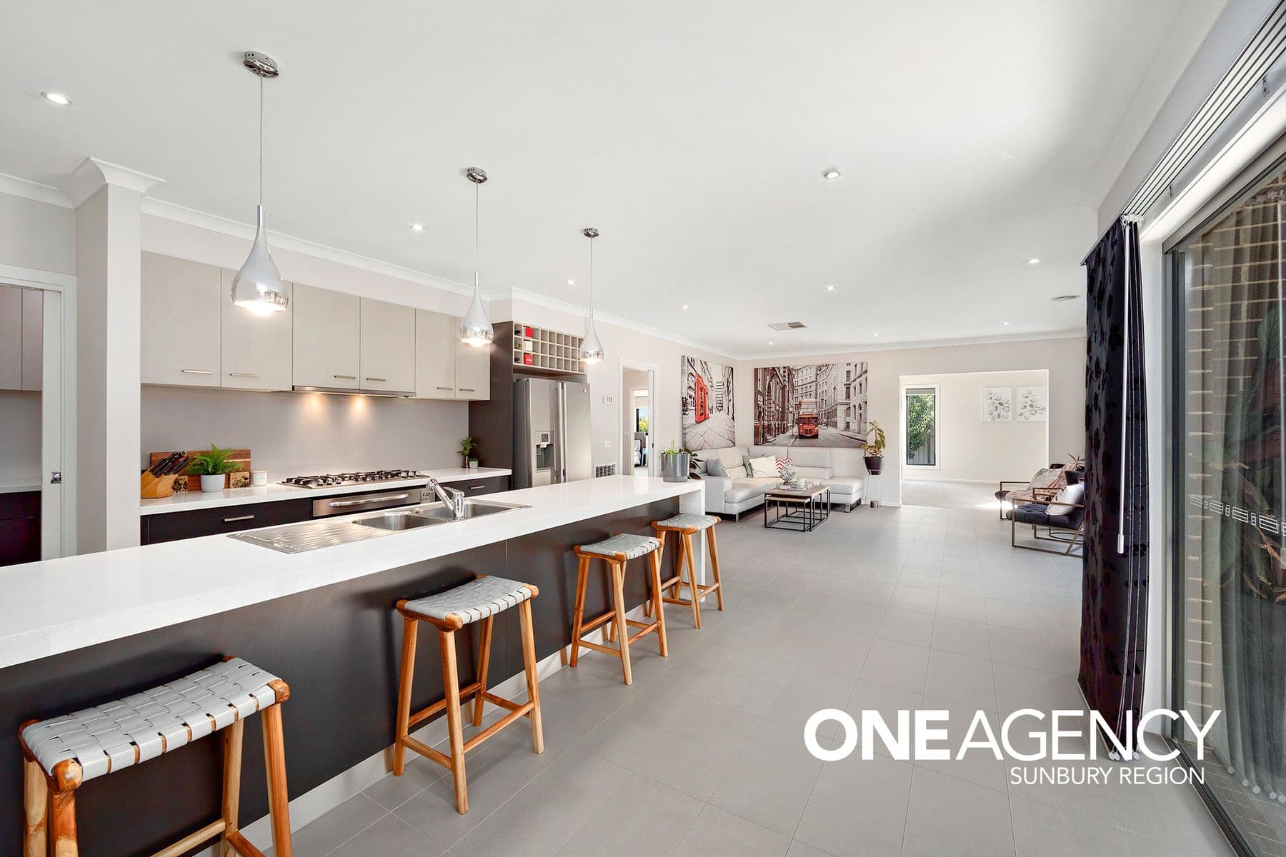 14 Towerbridge Rise, Sunbury, Sunbury - Thumbnail 3