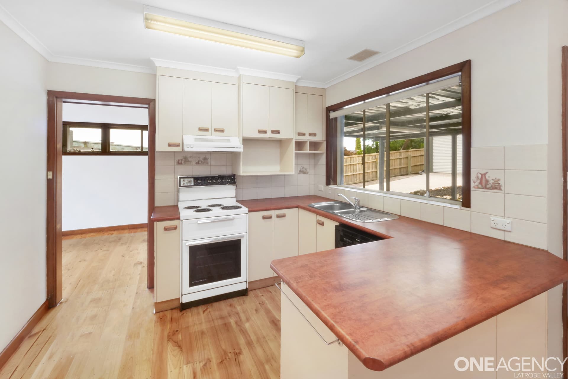 38 Smallburn Avenue, Newborough, Newborough - Thumbnail 4