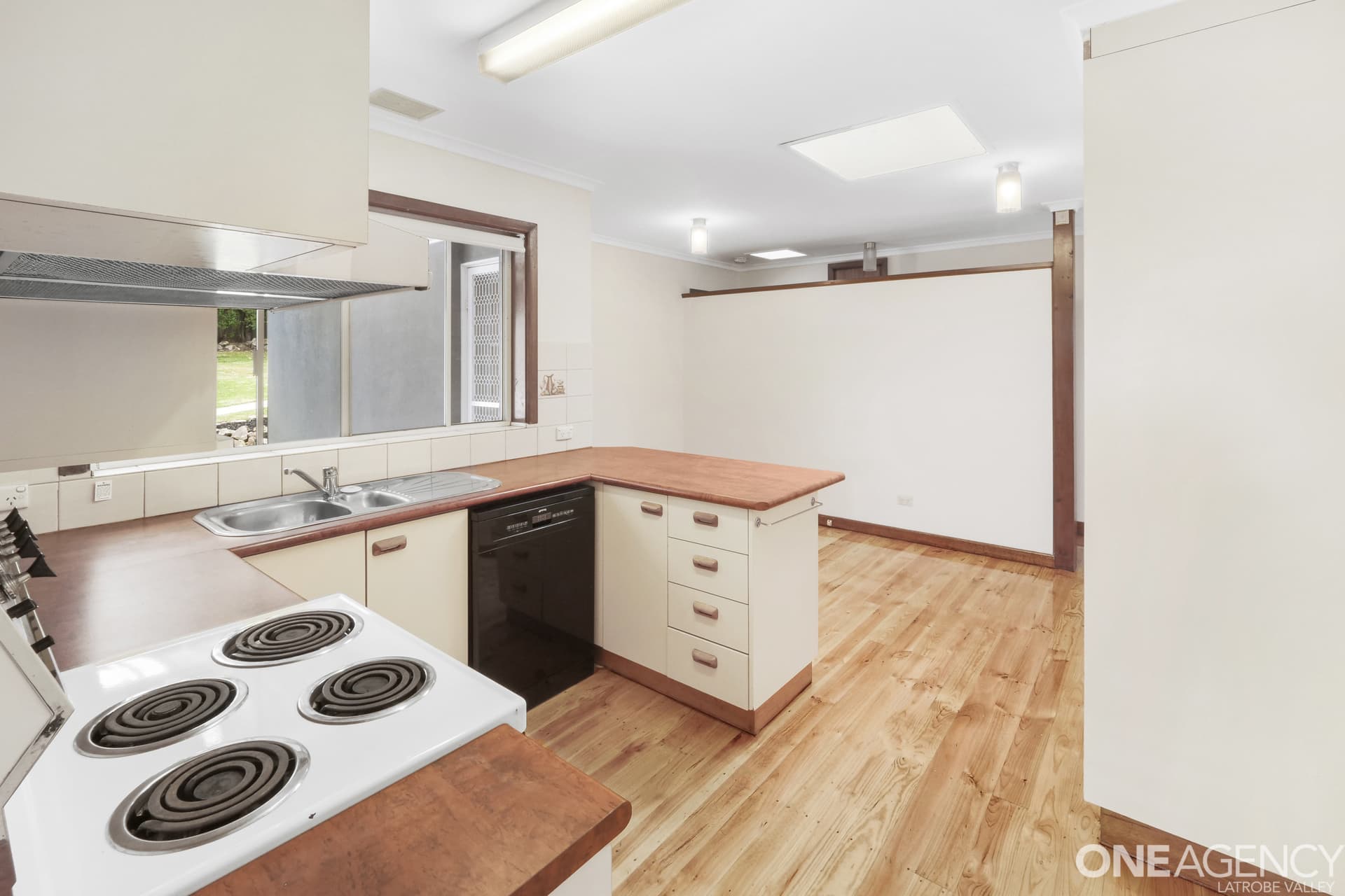 38 Smallburn Avenue, Newborough, Newborough - Thumbnail 5