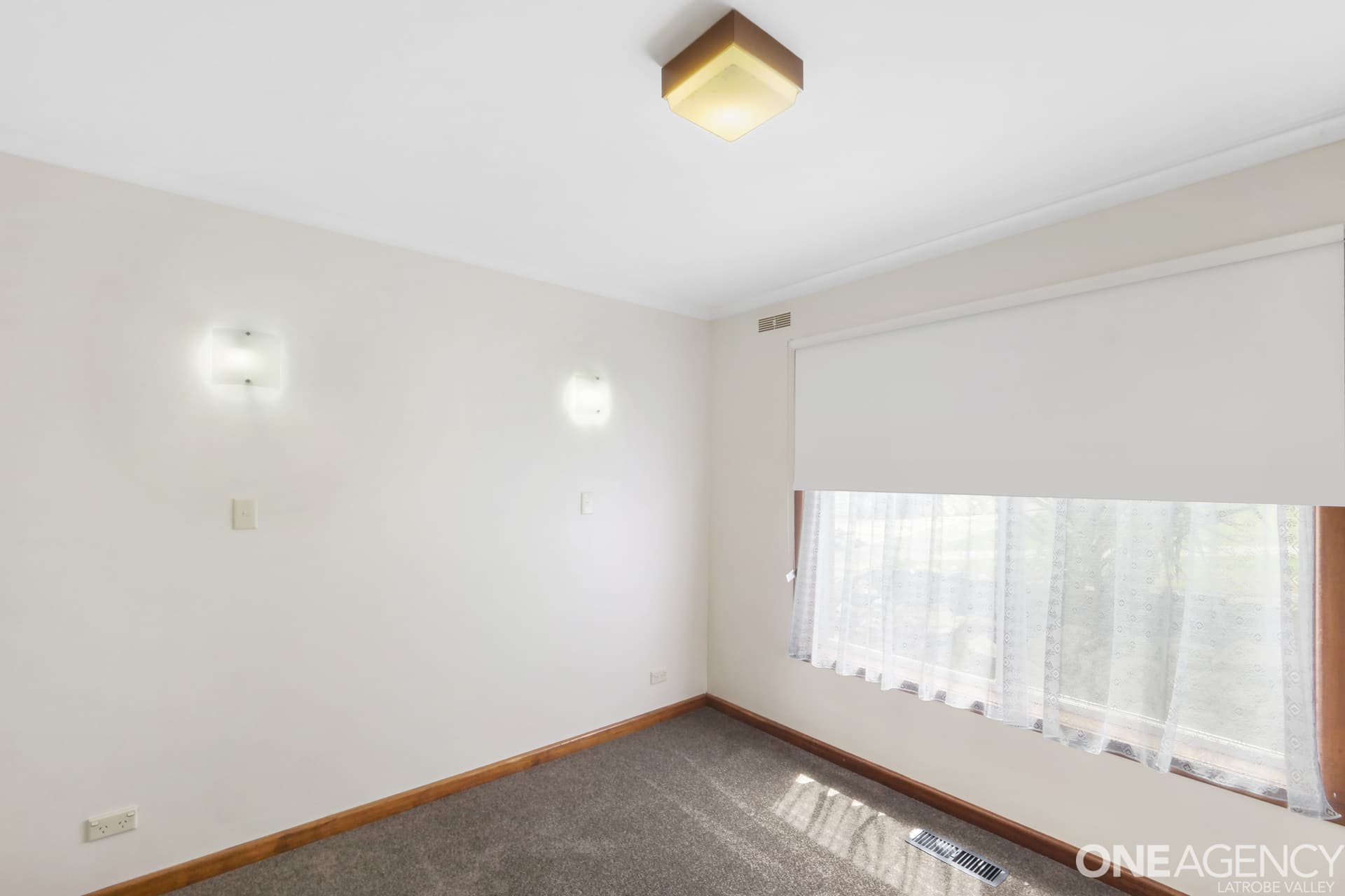 38 Smallburn Avenue, Newborough, Newborough - Thumbnail 8