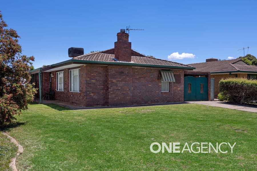 40 VINCENT Road, Lake Albert, Lake Albert - Image 1