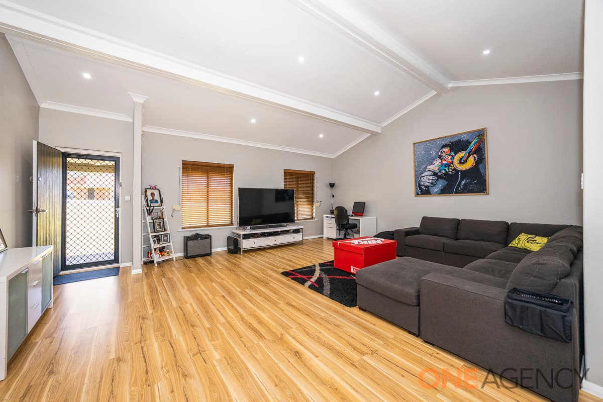 10 Lagoon Place, Beldon, Beldon - Thumbnail 2