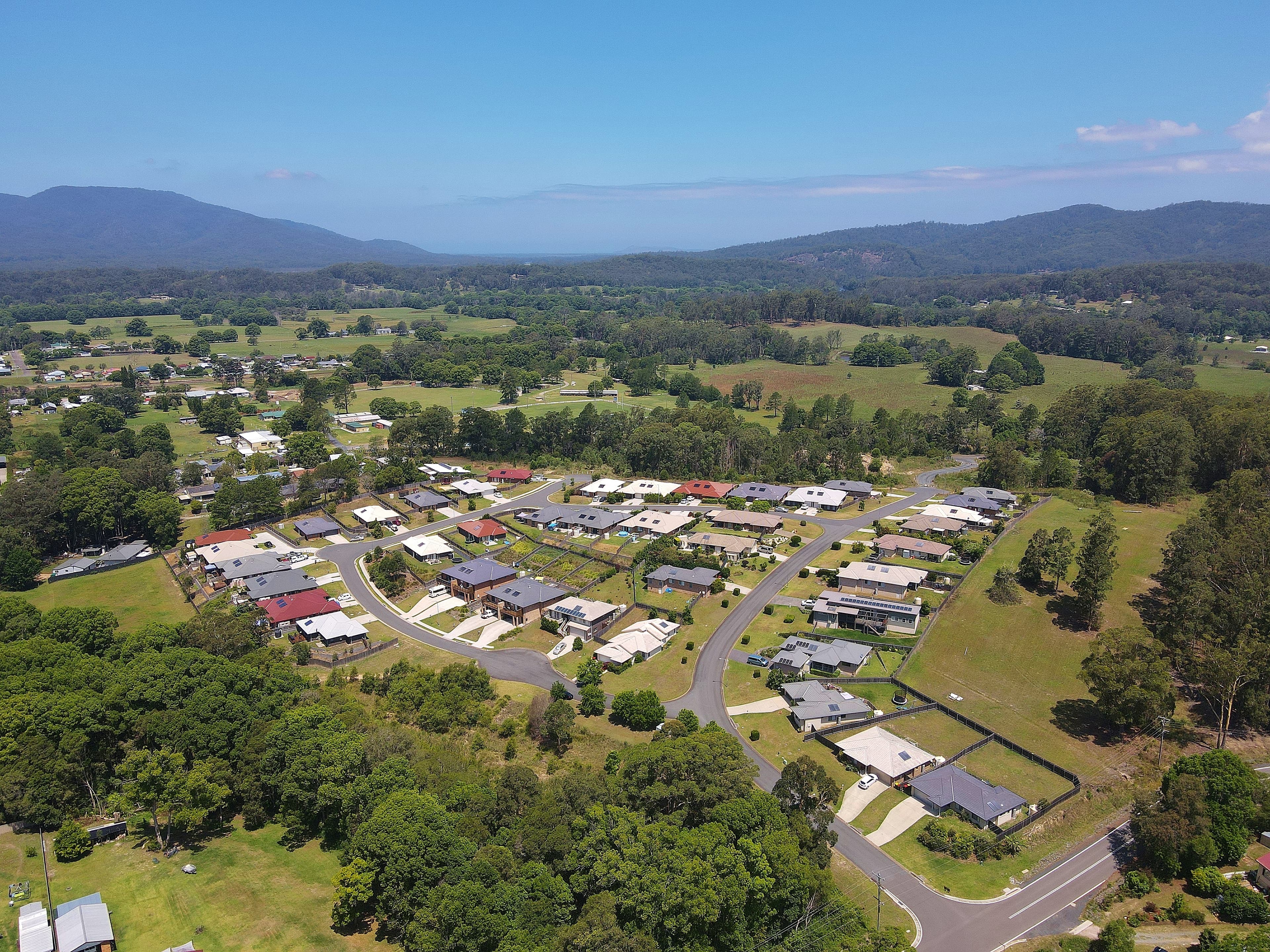 20 Mountain Spring Drive, Kendall, Kendall - Thumbnail 2