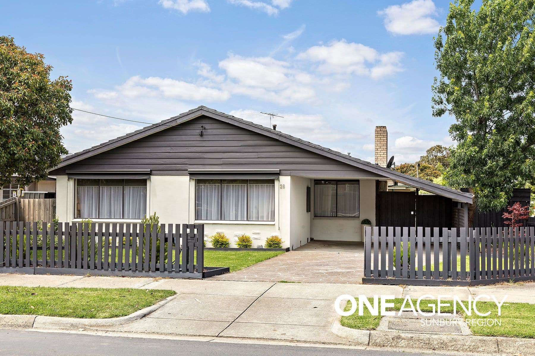 28 Lindsay Avenue, Sunbury, Sunbury - Thumbnail 2