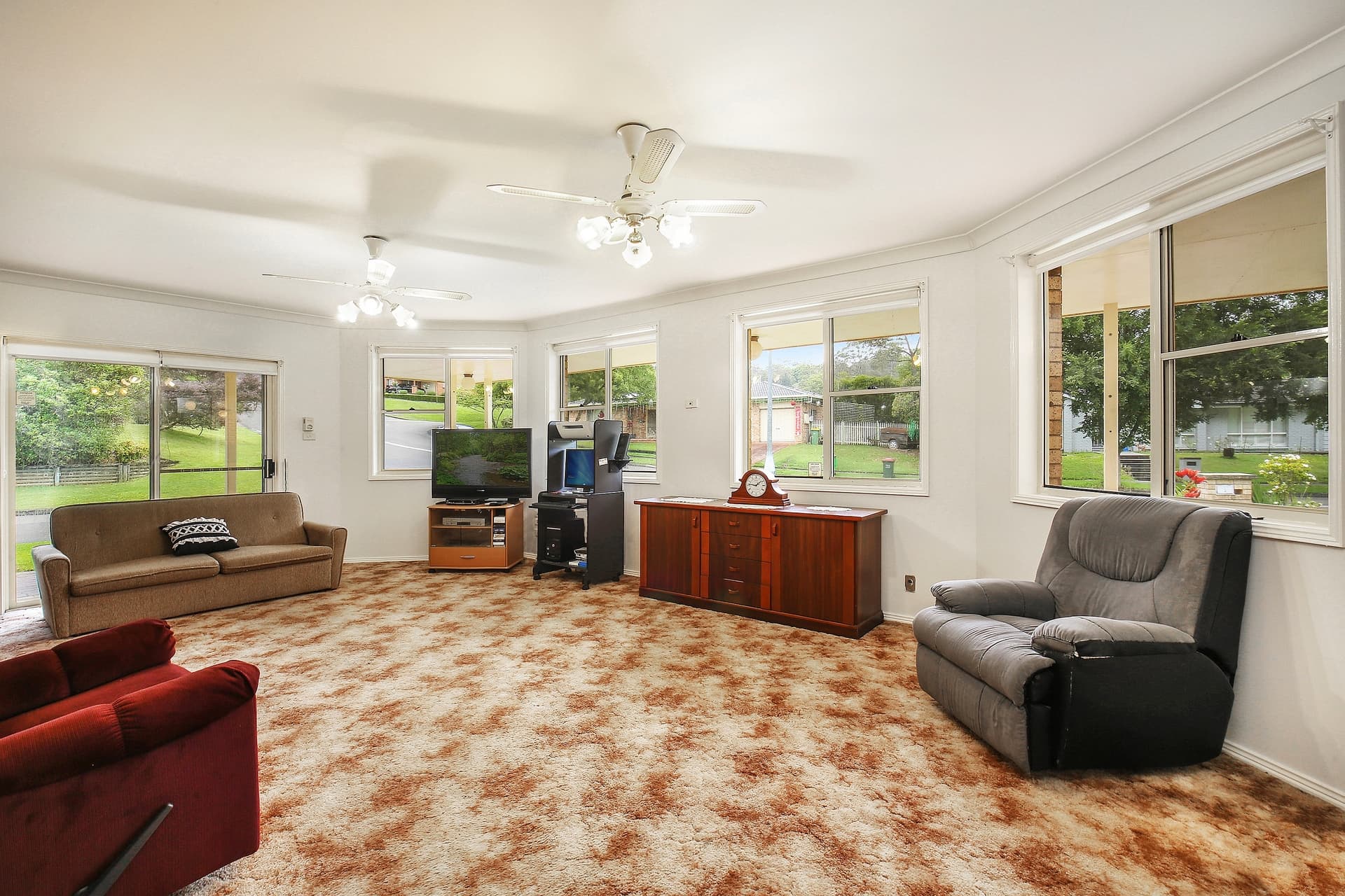 25 Woodview Avenue, Lisarow, Lisarow - Thumbnail 3