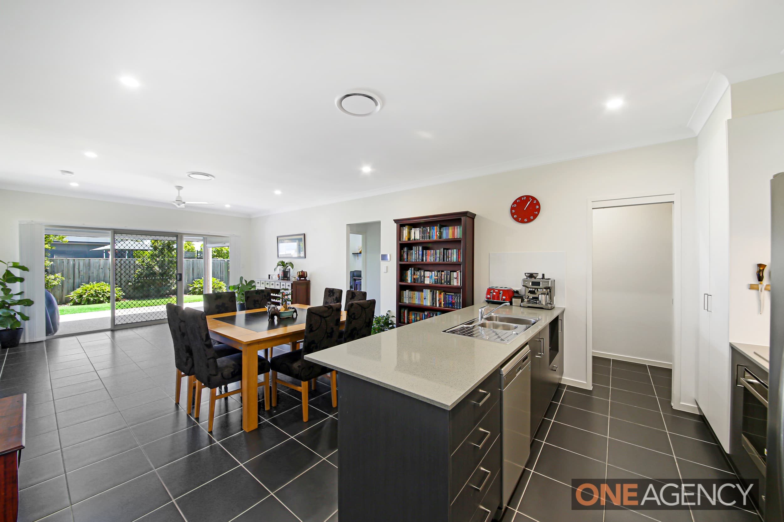 16 Eden Drive, Baringa, Baringa - Thumbnail 3