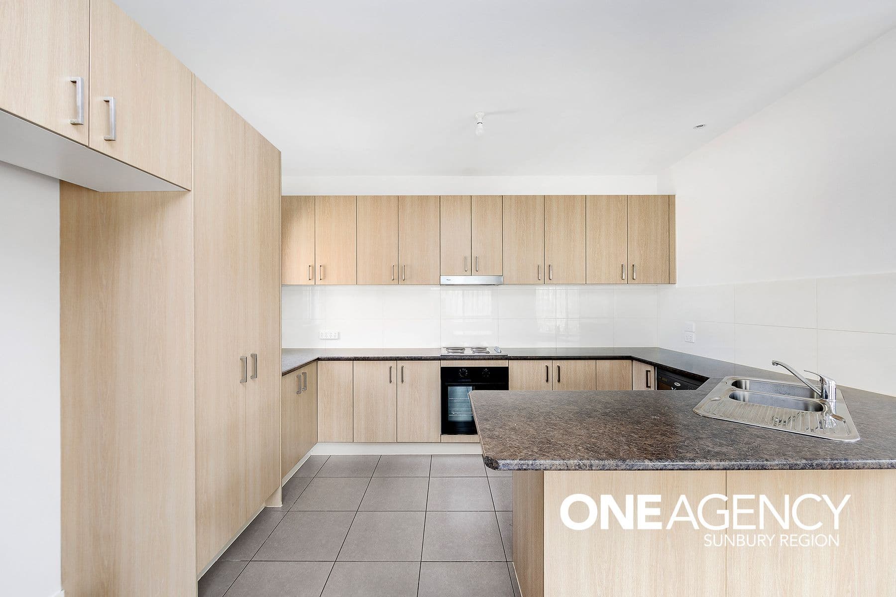 33A Brook Street, Sunbury, Sunbury - Thumbnail 4
