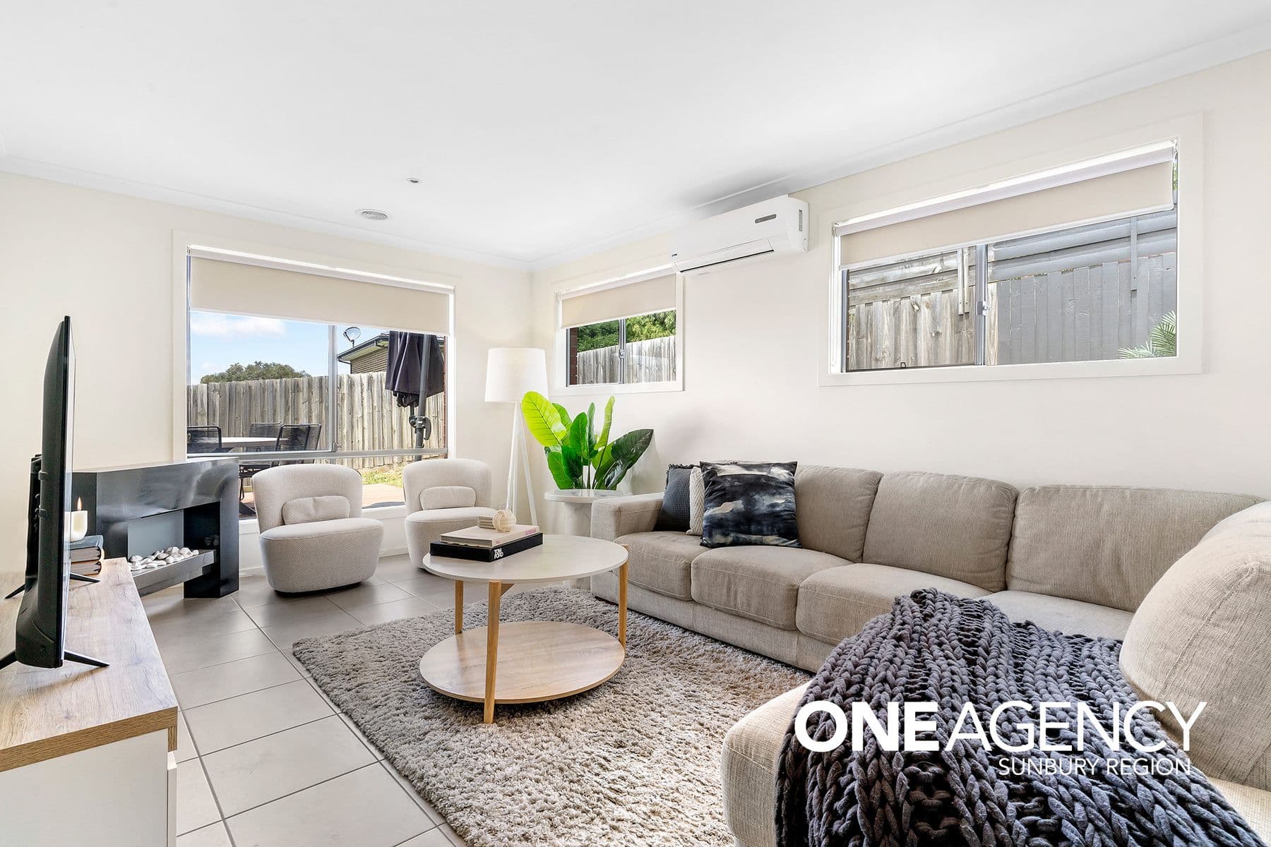 19 Glastonbury Drive, Sunbury, Sunbury - Thumbnail 3