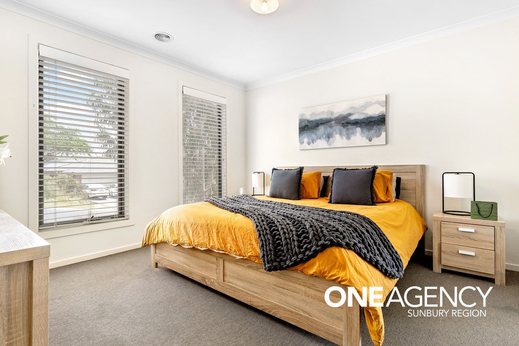 19 Glastonbury Drive, Sunbury, Sunbury - Thumbnail 7
