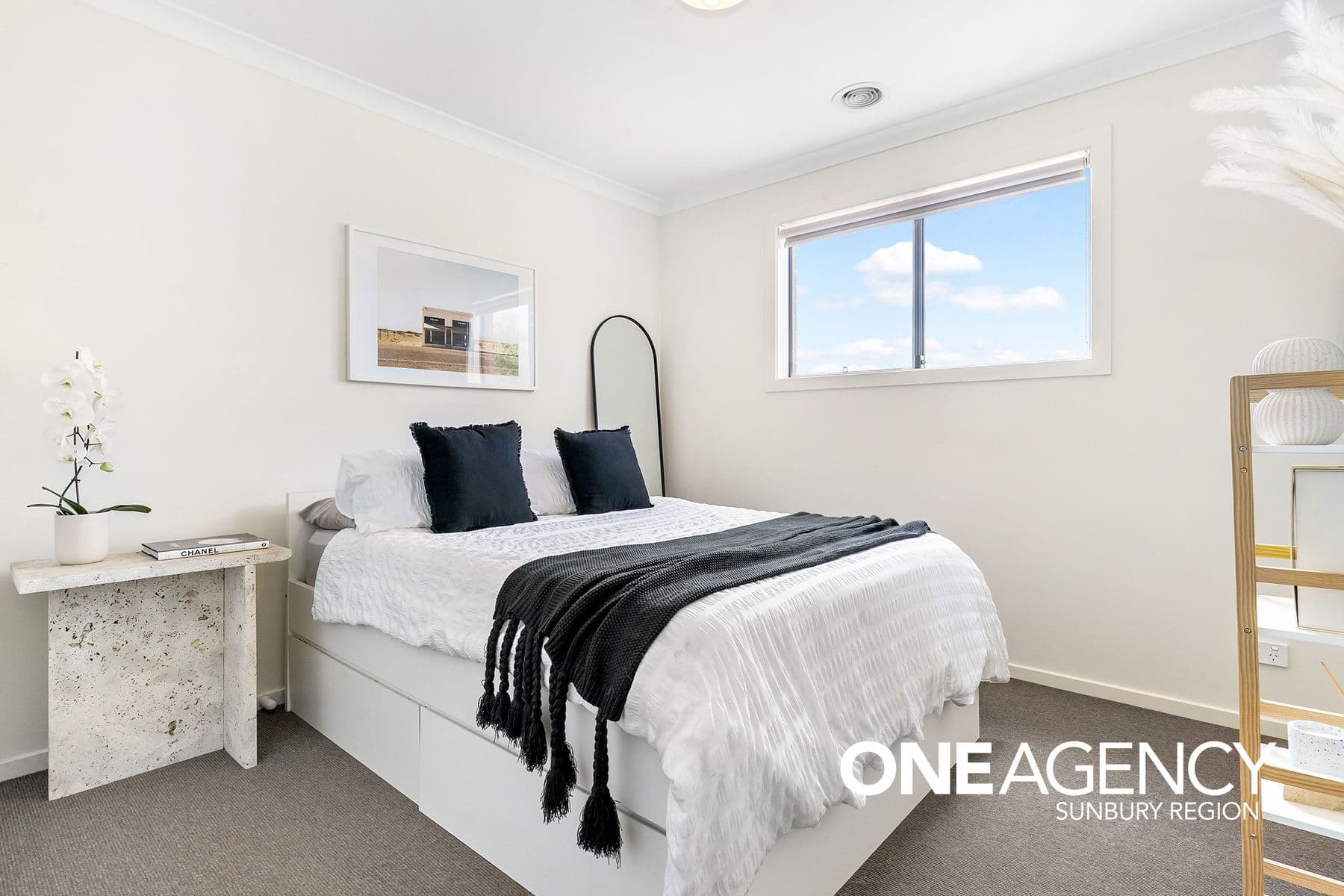 19 Glastonbury Drive, Sunbury, Sunbury - Thumbnail 8
