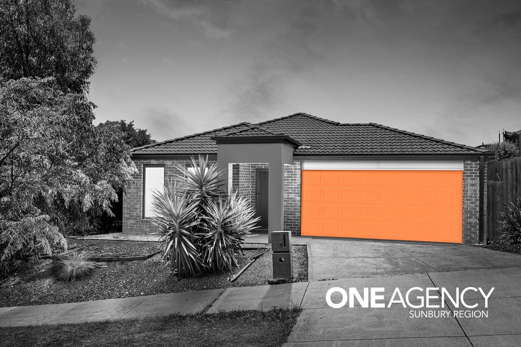 19 Glastonbury Drive, Sunbury, Sunbury - Image 1