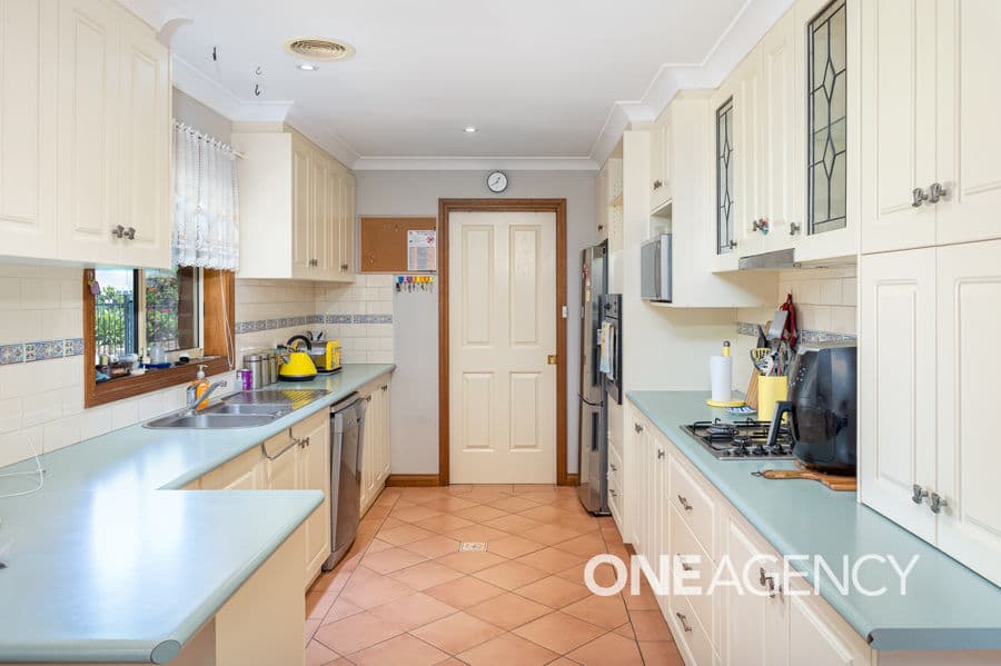 29 WOOMERA Place, Glenfield Park, Glenfield Park - Thumbnail 3