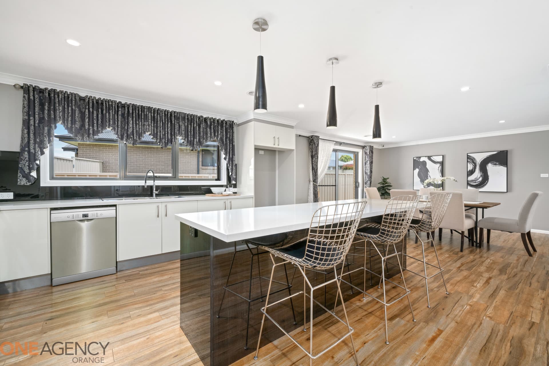 27 Turquoise Way, Orange, Orange - Thumbnail 4