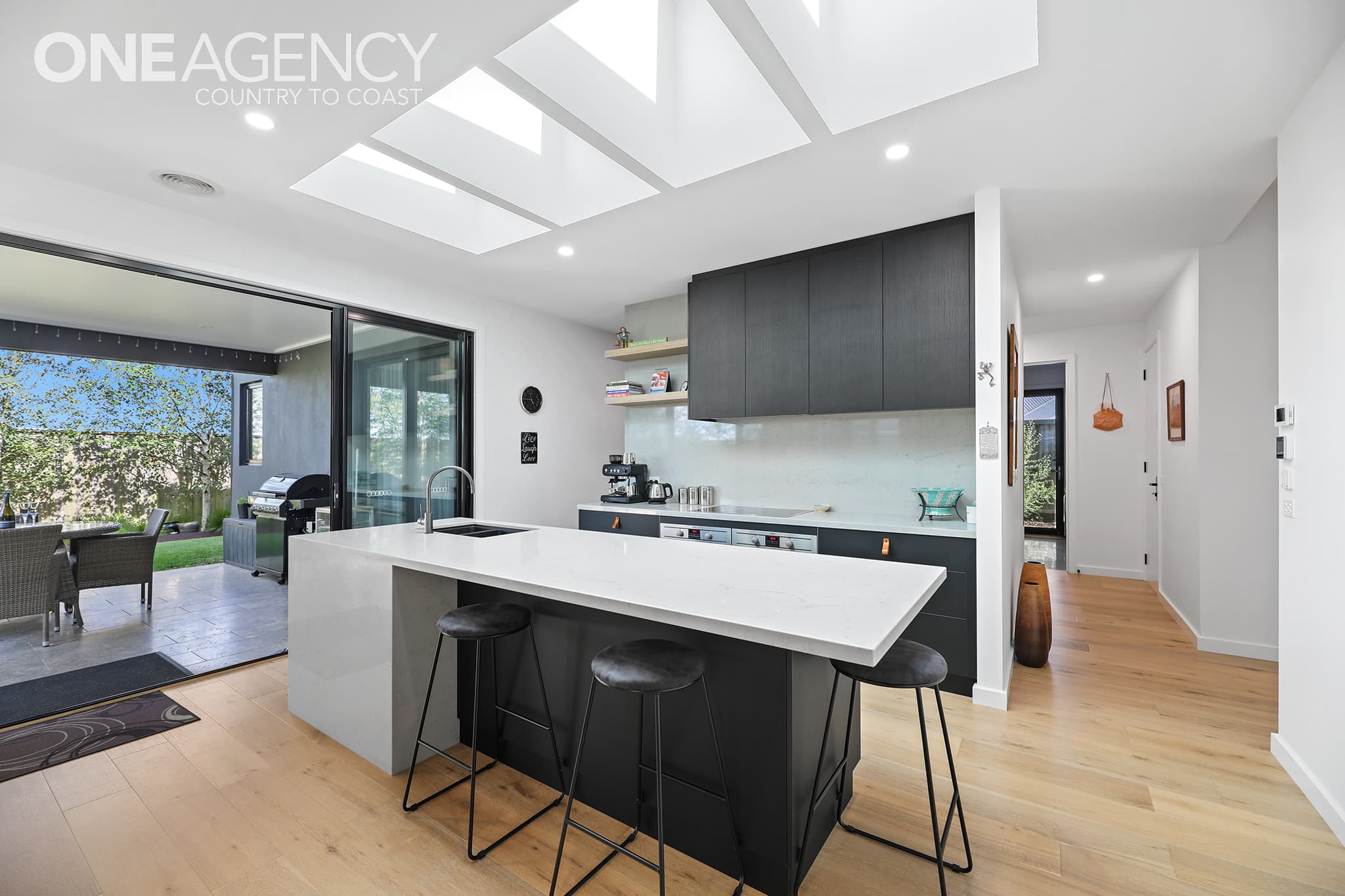 27 Highvale Rise, Warragul, Warragul - Thumbnail 2