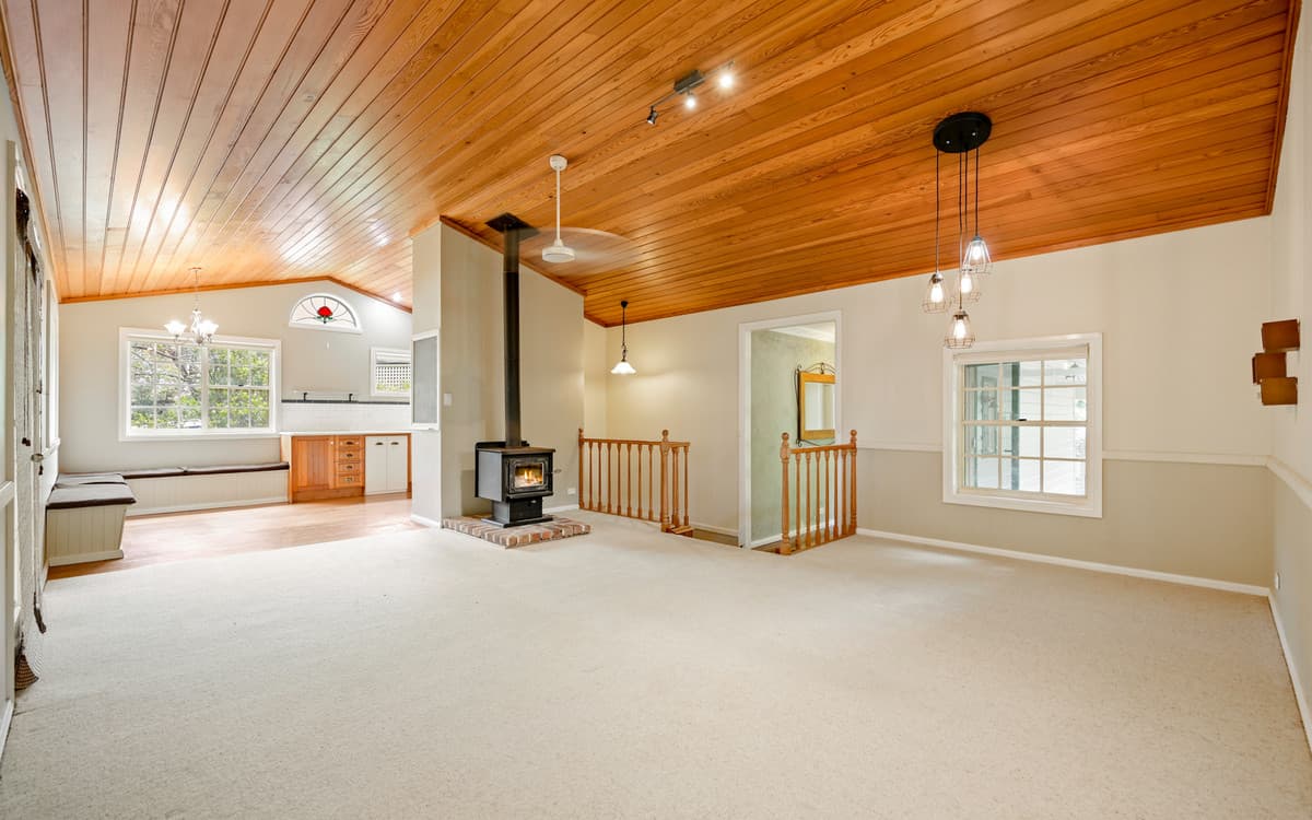 107 Davies Avenue, Springwood, Springwood - Thumbnail 2