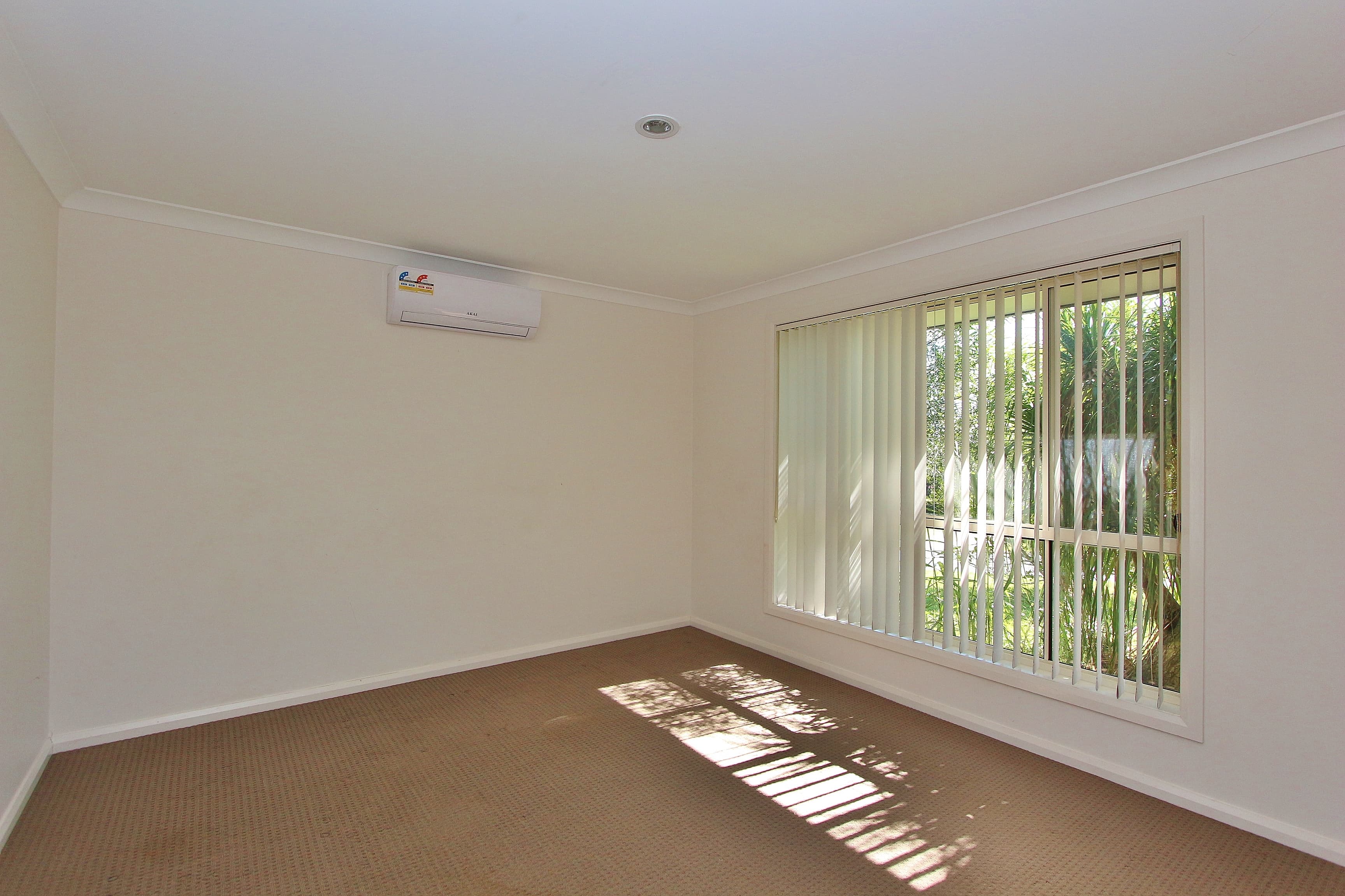 14 Mountain Spring Drive, Kendall, Kendall - Thumbnail 3