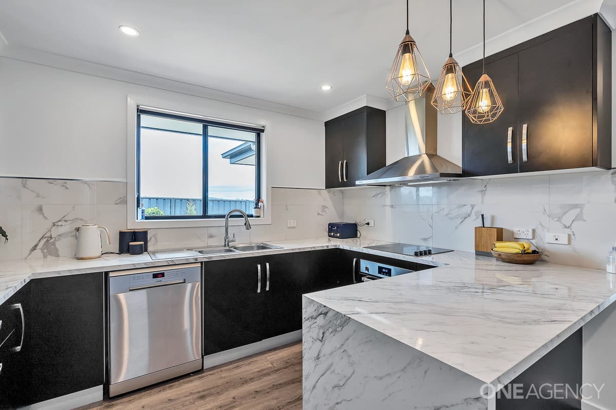 8 Oasis Drive, Shorewell Park, Shorewell Park - Thumbnail 2