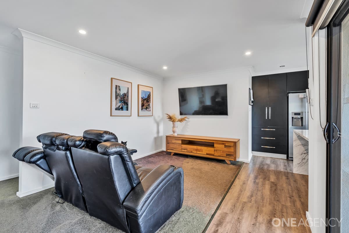 8 Oasis Drive, Shorewell Park, Shorewell Park - Thumbnail 3