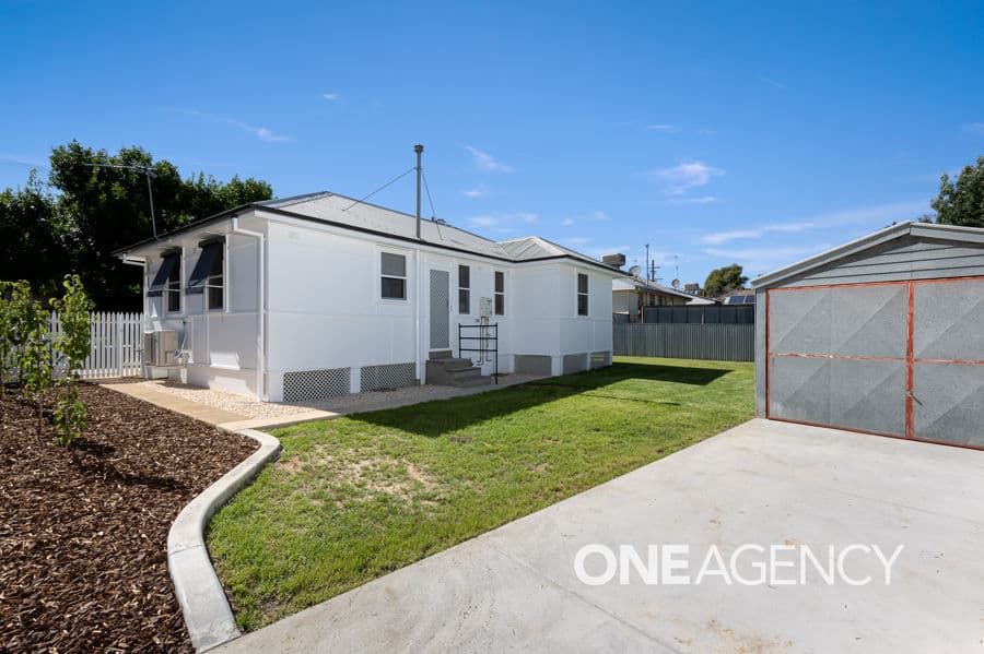 17 SPOONER Avenue, Mount Austin, Mount Austin - Thumbnail 6