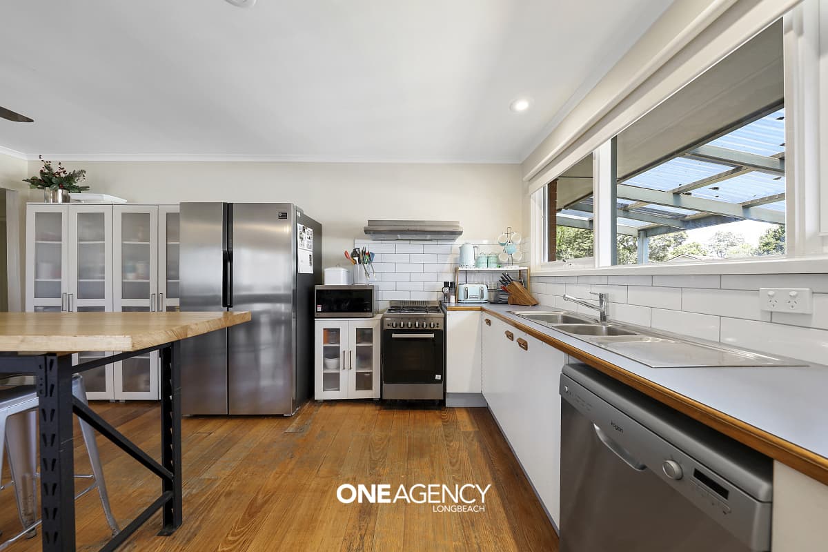 57 Ashleigh Avenue, Frankston, Frankston - Thumbnail 2