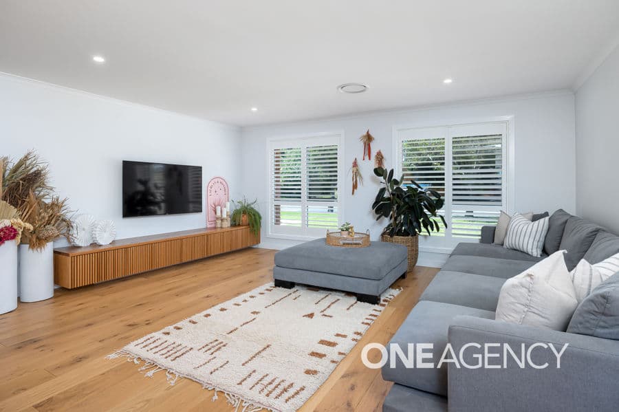 91 BALMORAL Crescent, Lake Albert, Lake Albert - Thumbnail 2