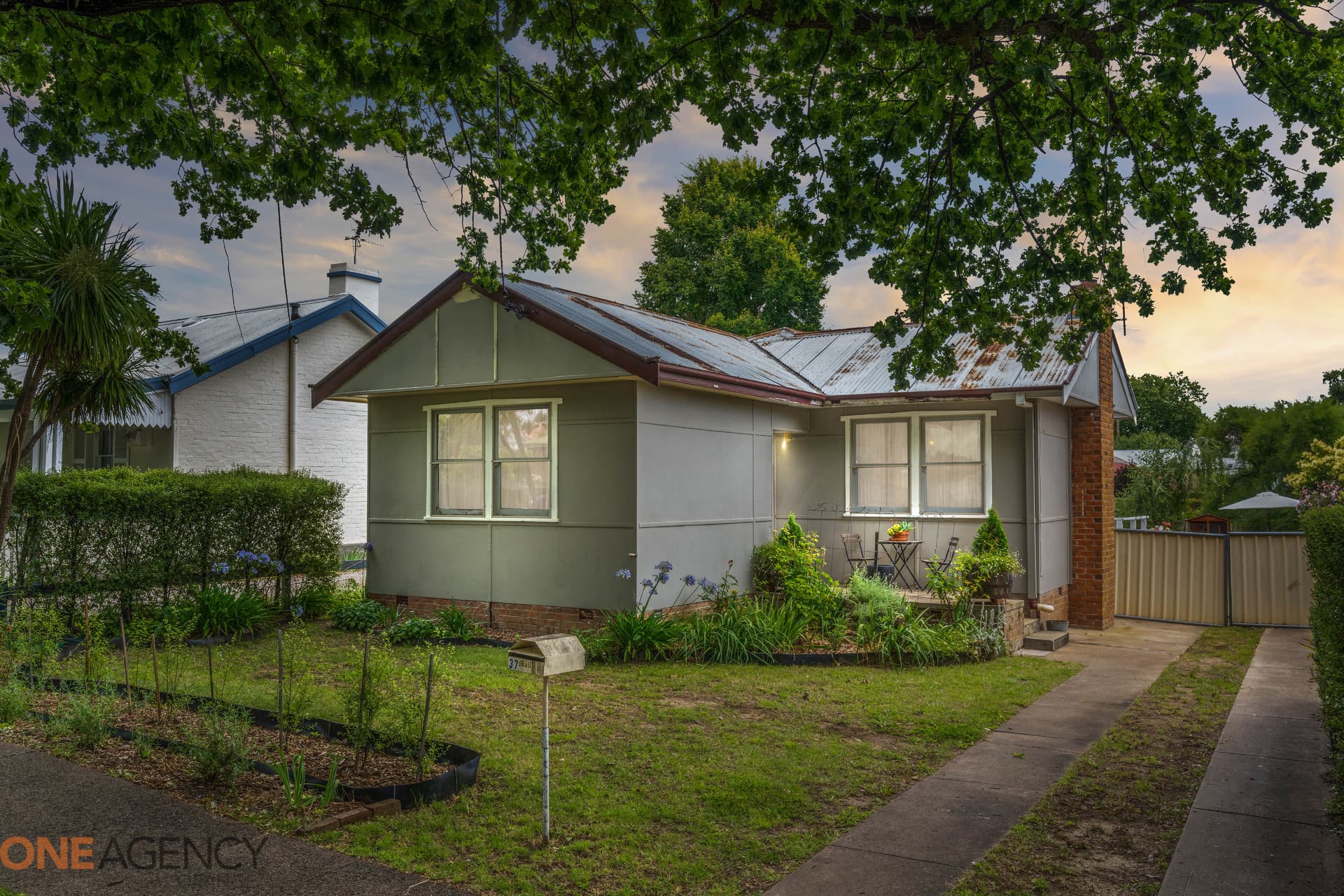 37 Autumn Street, Orange, Orange - Image 1