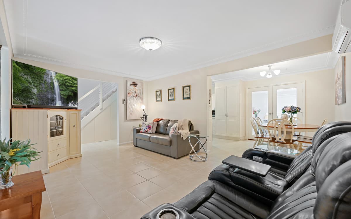 6 Sunset Boulevard, Winmalee, Winmalee - Thumbnail 4