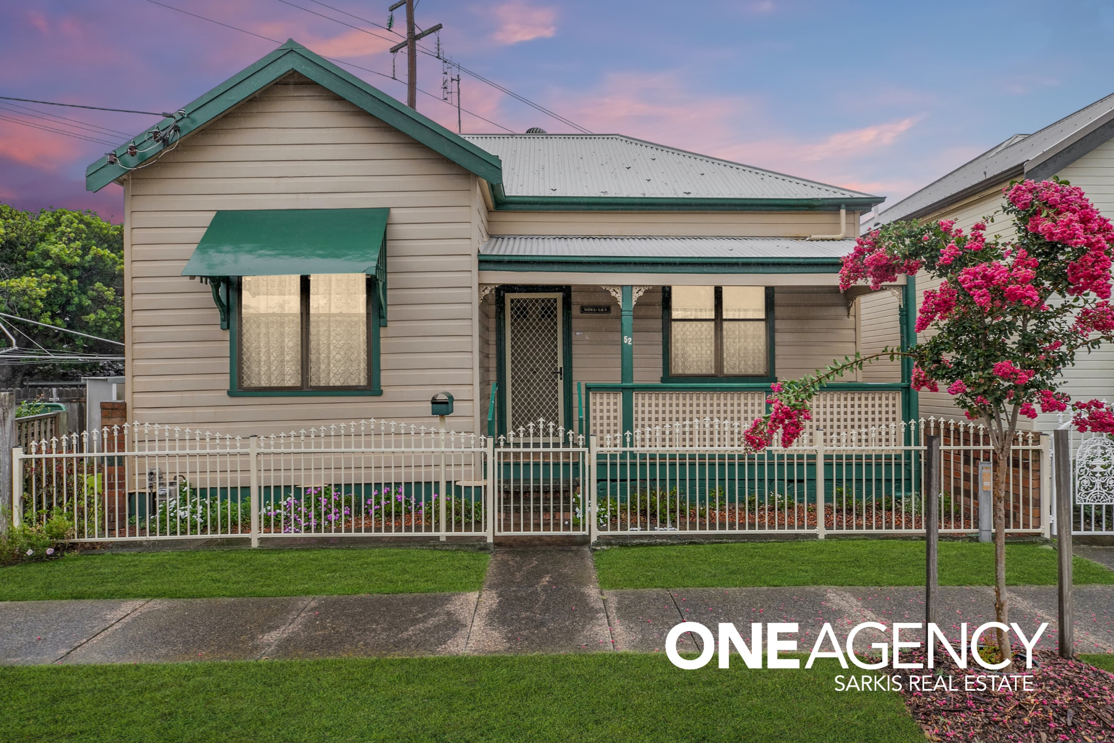 52 Gulliver Street, Hamilton, Hamilton - Thumbnail 2
