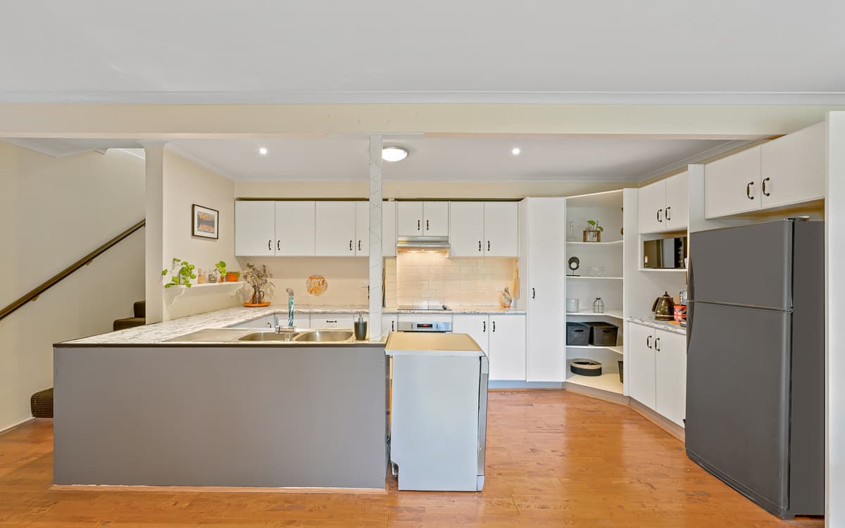 11 Park Road, Springwood, Springwood - Thumbnail 4