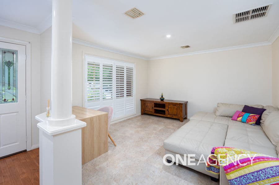 17 PALDI Crescent, Glenfield Park, Glenfield Park - Thumbnail 2