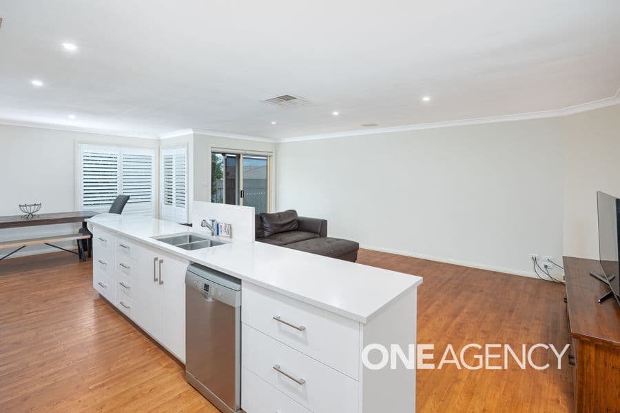 17 PALDI Crescent, Glenfield Park, Glenfield Park - Thumbnail 3